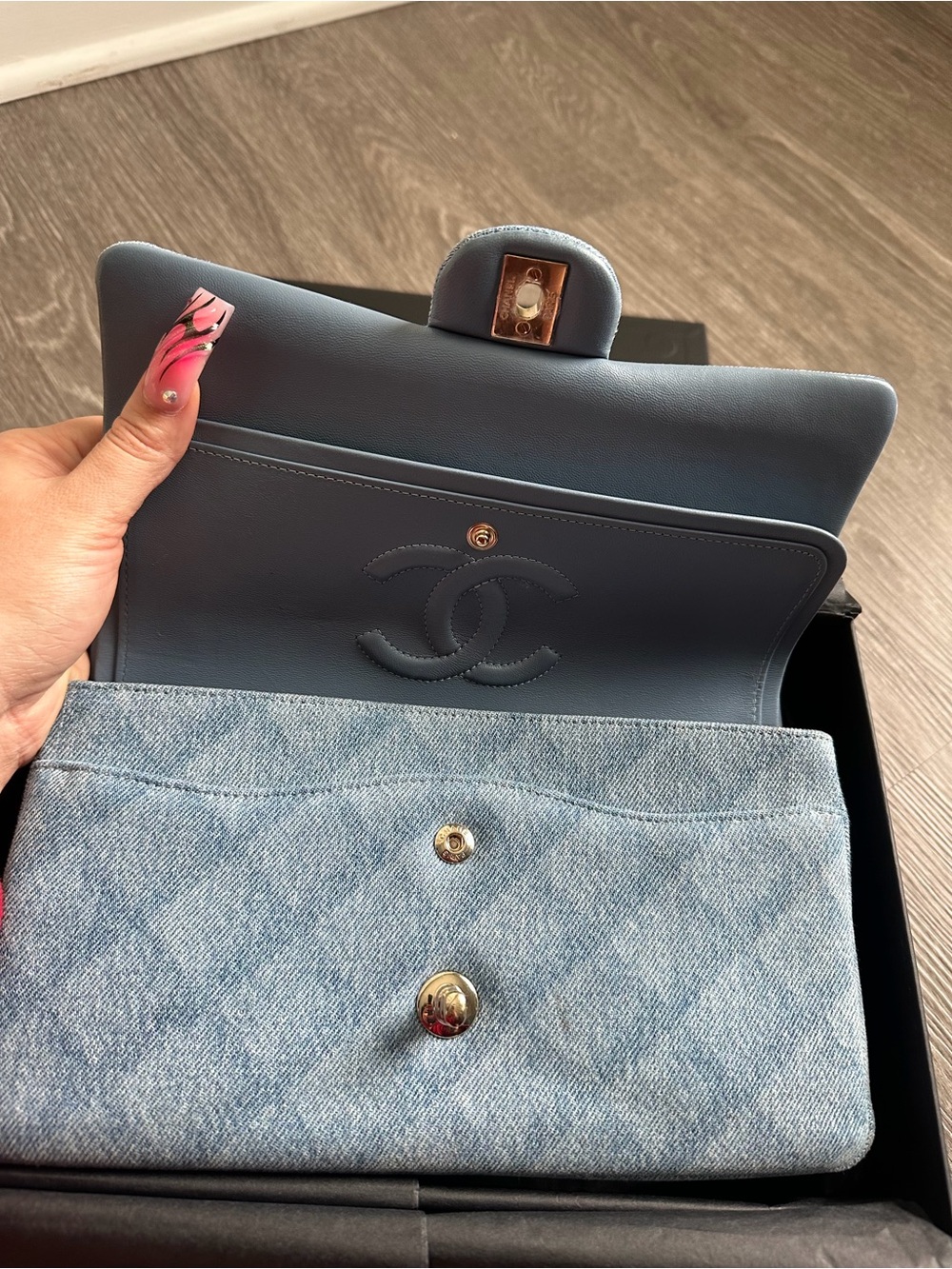 CHANEL Light Blue Denim Quilted Flap Bag with Gold CC - Picture 5 of 6